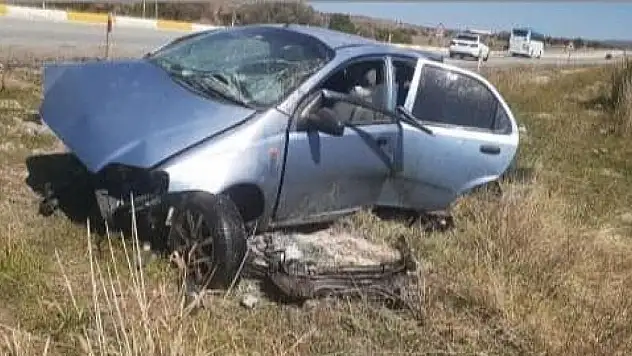 Konya'da devrilen otomobilin sürücüsü yaralandı