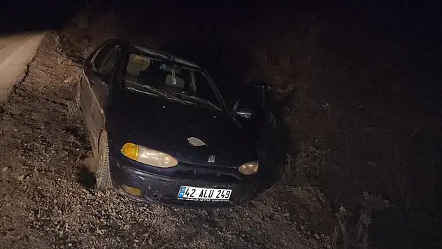 Konya'da devrilen otomobilin sürücüsü yaralandı