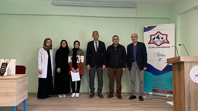Konya'da düzenlenen yarışmada öğrenciler umreyle ödüllendirildi