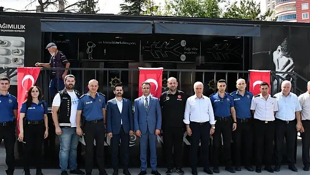 Konya'da En İyi Narkotik Polisi Anne semineri