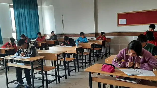 Konya'da Eş Zamanlı Deneme Sınavı Gerçekleştirildi!