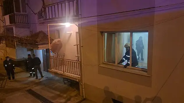 Konya'da evde çıkan yangında 2 kişi dumandan etkilendi