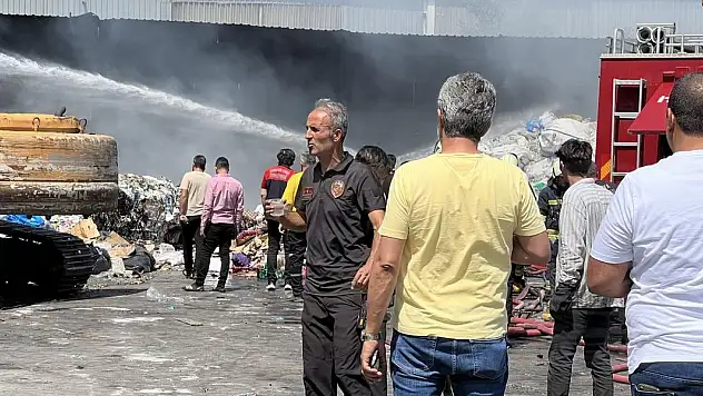 Konya'da fabrikada teneke sürtünmesi yangına neden oldu