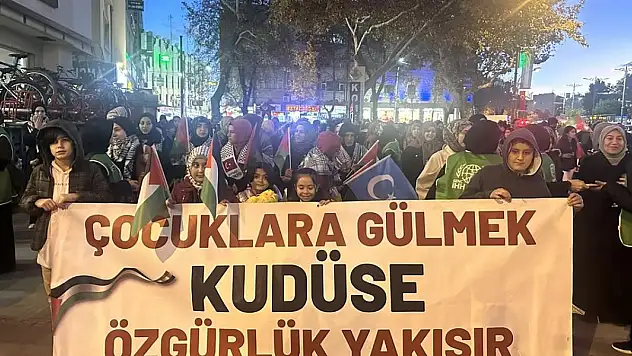 Konya'da Filistinli çocuklara destek yürüyüşü düzenlendi