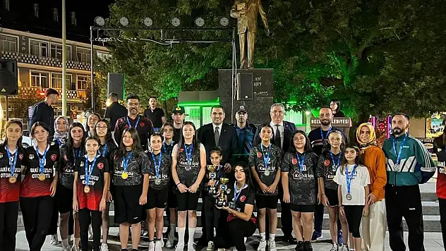Konya'da genç sporcuların başarısı kutlandı