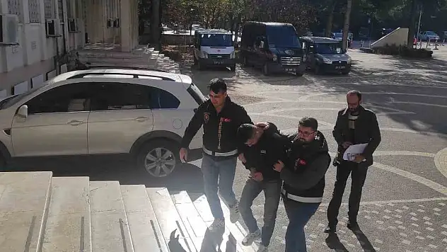 Konya'da gümrük kaçağı tütün ele geçirildi