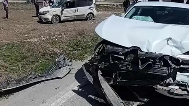 Konya'da iki araç çarpıştı: 1 yaralı