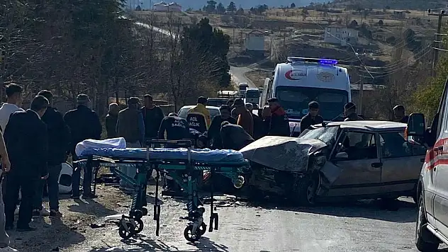 Konya'da iki araç çarpıştı! 3 yaralı
