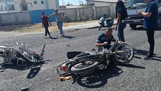 Konya'da iki motosiklet çarpıştı: 3 yaralı