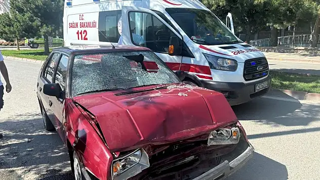 Konya'da iki otomobil çarpıştı, 1 kişi yaralandı