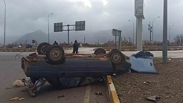 Konya'da iki otomobil çarpıştı: 1 yaralı