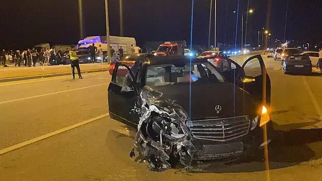 Konya'da iki otomobil çarpıştı: 3 yaralı