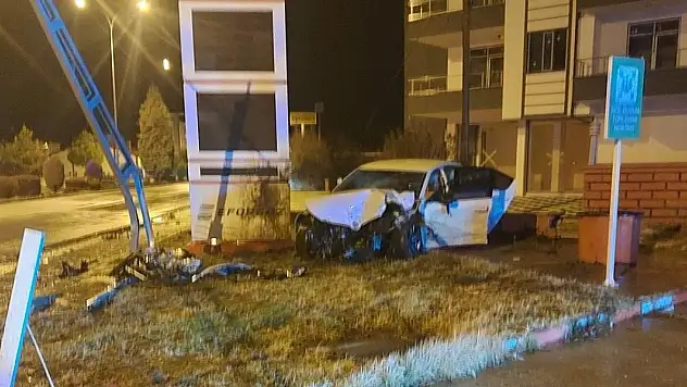 Konya'da iki otomobilin çarpışması sonucu 2 kişi yaralandı
