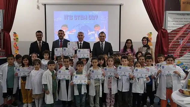 Konya'da ilkokulu öğrencileri bilim şenliği düzenledi