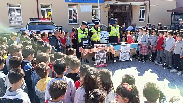 Konya'da jandarmadan trafik eğitim seminerleri!