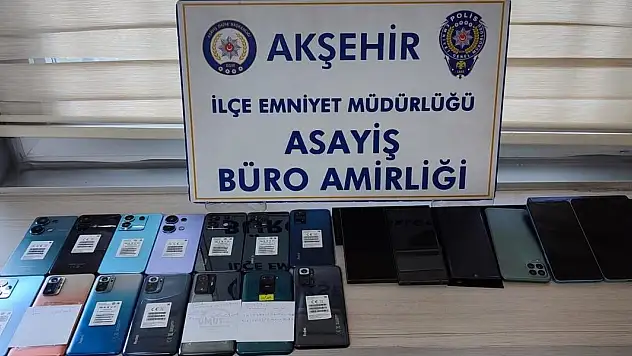 Konya'da kaçak cep telefonu operasyonu