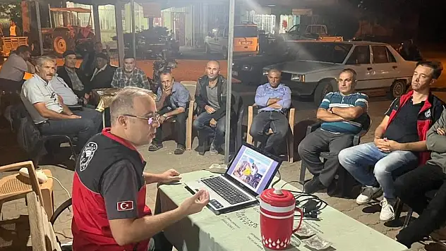 Konya'da kahvehaneler çiftçilere eğitim yuvası oldu