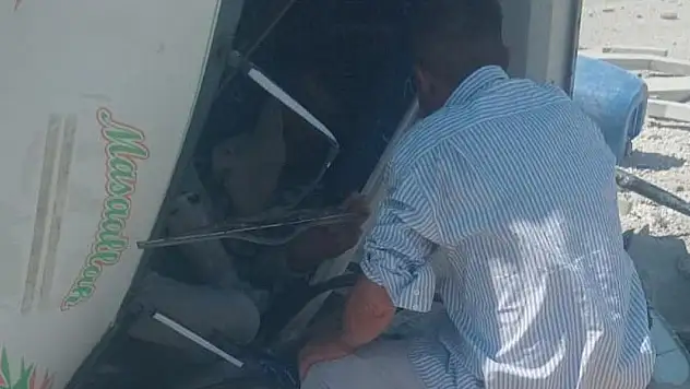 Konya'da kamyonet devrildi: 2 yaralı