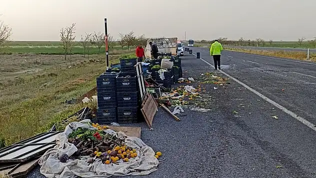 Konya'da kamyonet devrildi: 2 yaralı