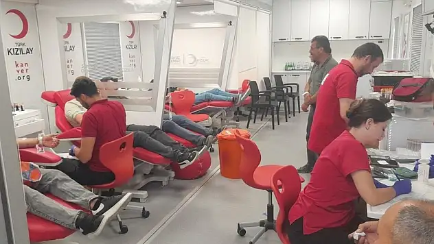 Konya'da kan bağışında kuyruk oluştu