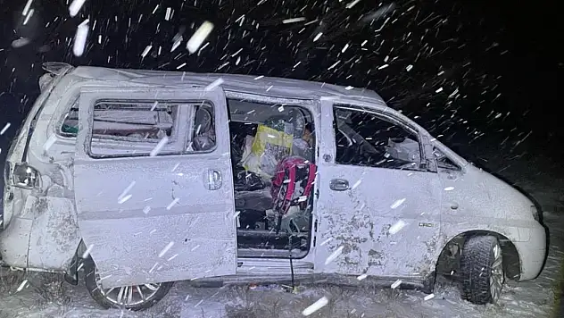 Konya'da kar ve buzlama kazaya neden oldu: 4 yaralı