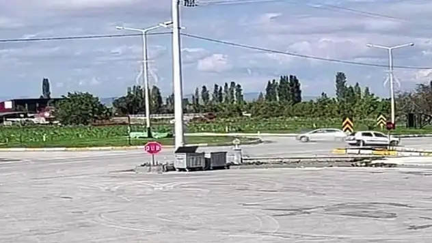 Konya'da kavşaktaki kaza anı kamerada