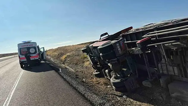 Konya'da Kaza! Araç Devrildi, Sürücü Yaralı
