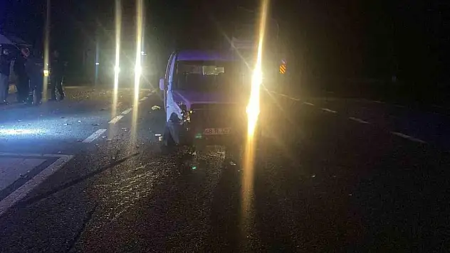 Konya'da kaza! Otomobil ile hafif ticari araç çarpıştı: 5 yaralı