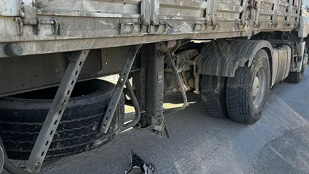Konya'da kazaya karışan kamyonet yayalara çarptı: 3 yaralı