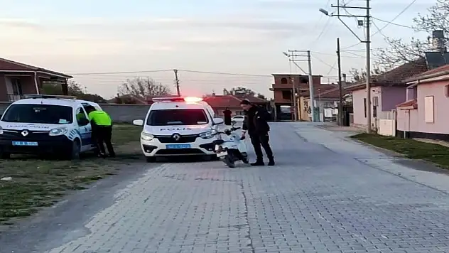 Konya'da kediye çarpmak istemeyen sürücü elektrikli bisikletten düştü!