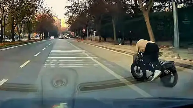 Konya'da Kıl Payı Facia:Bisikletten Düştü, Az Daha Eziliyordu