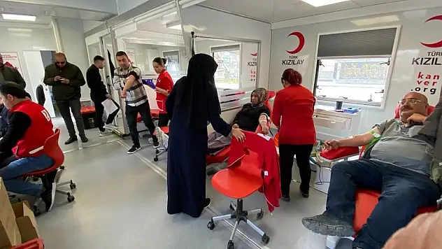 Konya'da Kızılay kan alımına başladı
