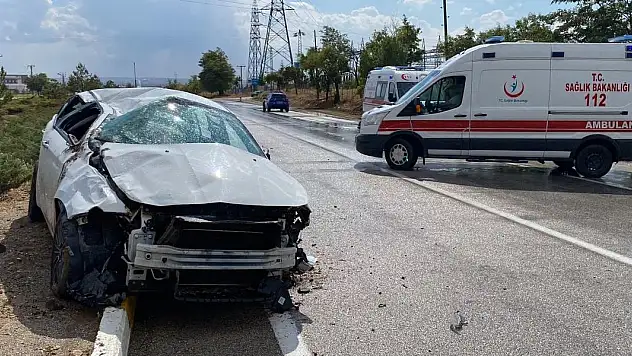 Konya'da kontrolden çıkan otomobil takla attı: 3 yaralı