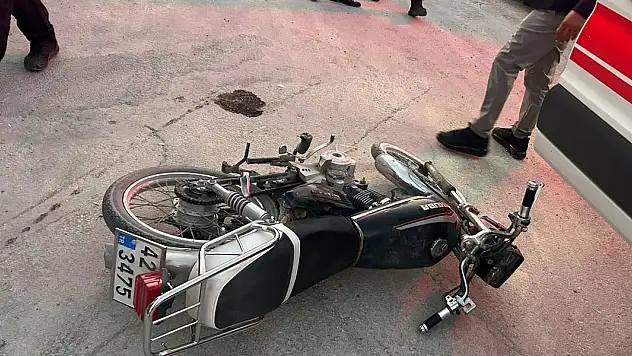 Konya'da korkutan çarpışma! Motosiklet ile otomobil çarpıştı! Yaralılar Var