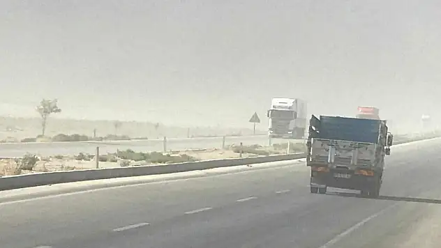 Konya'da kum fırtınası çıktı!