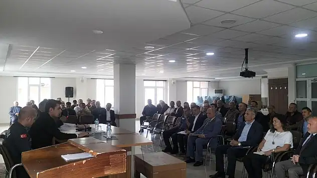 Konya'da mahalle muhtarlarına hizmet içi eğitim verildi!