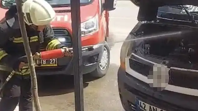 Konya'da minibüs alev aldı! İtfaiye ekipleri seferber oldu!