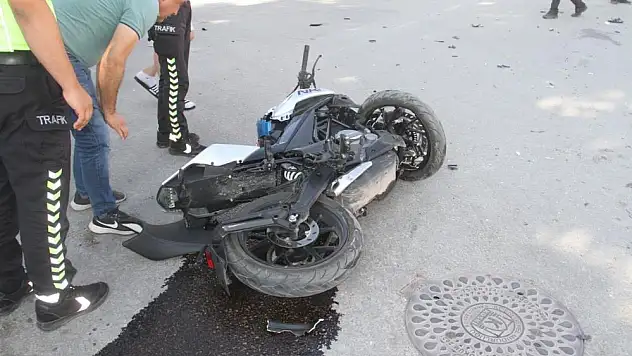 Konya'da minibüs ile çarpışan motosiklet sürücüsü hayatını kaybetti
