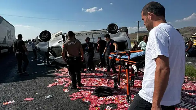 Konya'da minibüs takla attı: 4 yaralı