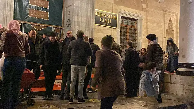 Konya'da Miraç Kandili'nde vatandaşlar camileri doldurdu