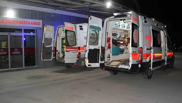 Konya'da motosiklet devrildi: 2 yaralı