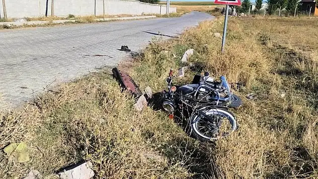 Konya'da motosiklet devrildi, sürücü yaralandı