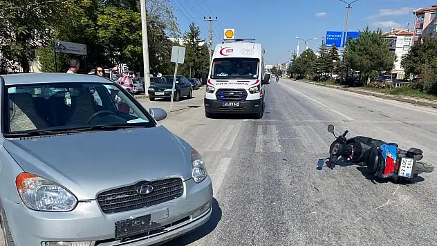 Konya'da motosiklet otomobile çarptı: 2 yaralı