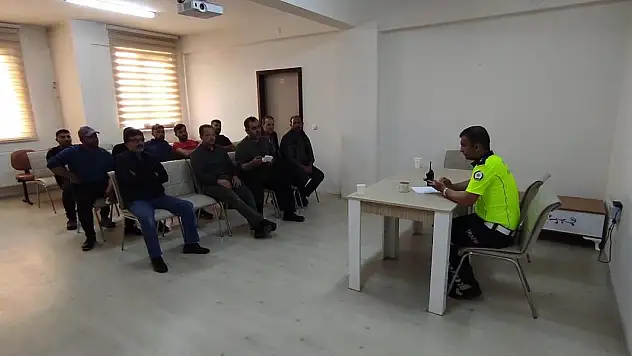 Konya'da motosikletlerle ilgili bilgilendirme toplantısı yapıldı
