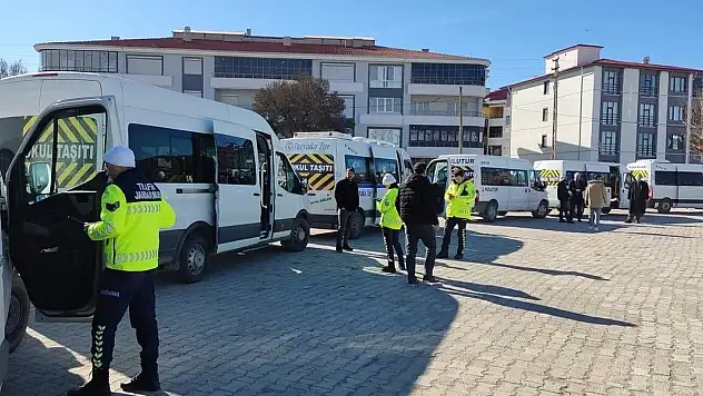 Konya'da öğrenci servis araçları denetimi devam ediyor