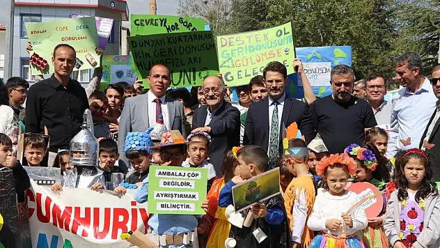 Konya'da öğrenciler temiz çevre için yürüdü