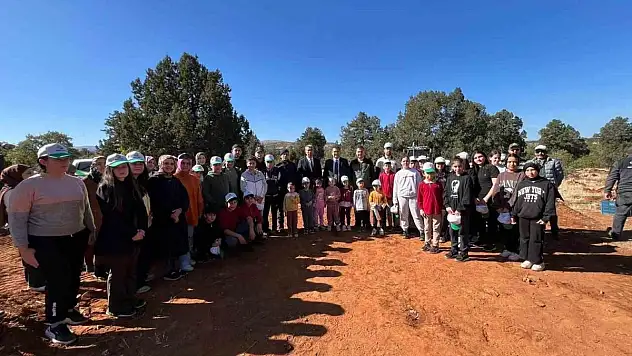 Konya'da öğrenciler 'Yeşil Vatan' için seferber oldu