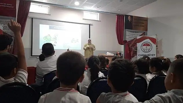 Konya'da öğrencilere akran zorbalığı anlatıldı