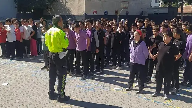 Konya'da okul geçit görevlileri sertifikalarını aldı