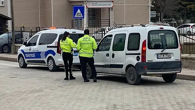 Konya'da okul önlerinde denetimler sürüyor